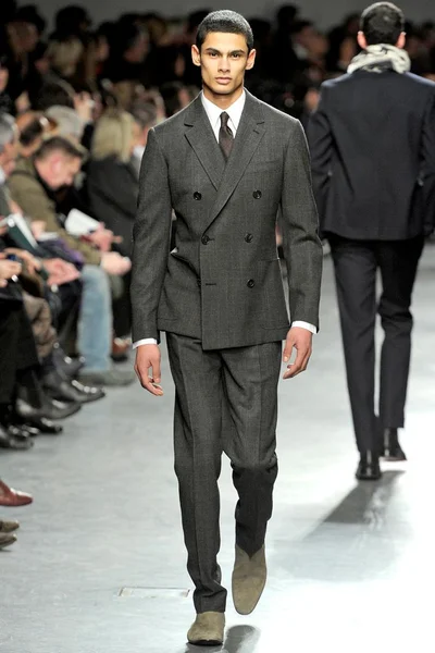 Look 8